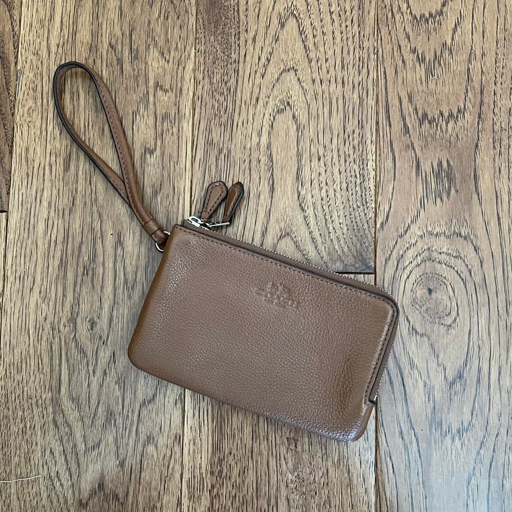 2000s Coach Soho Wallet Signature "C" monogram